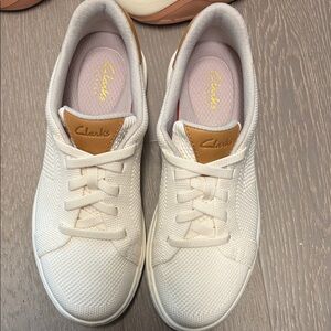 Clarks Women's Cream and Tan Sneakers
